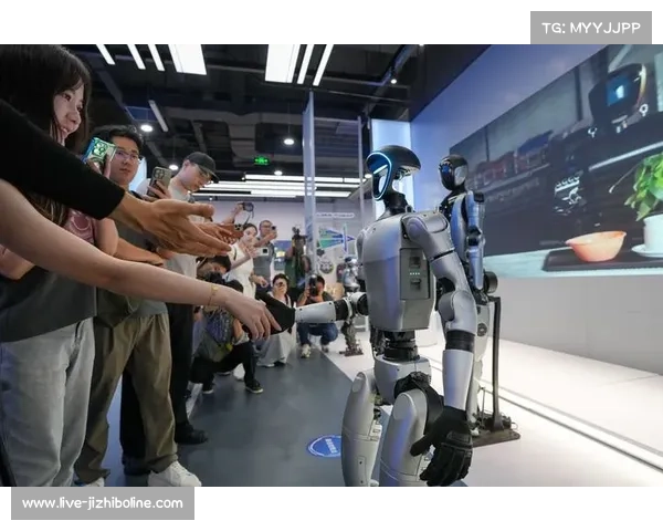 “人形机器人北京赛事破圈，280支队伍参赛展示具身智能前景”